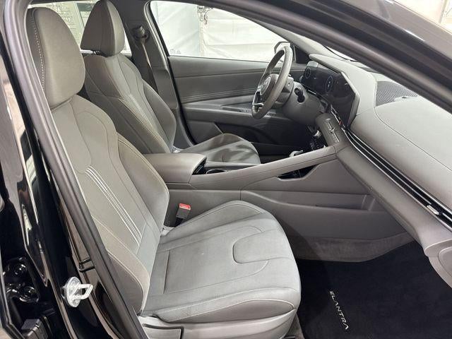 2023 Hyundai Elantra Base