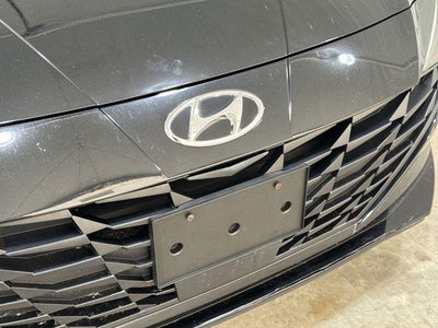 2023 Hyundai Elantra Base