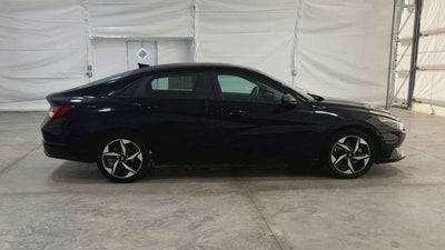 2023 Hyundai Elantra Base
